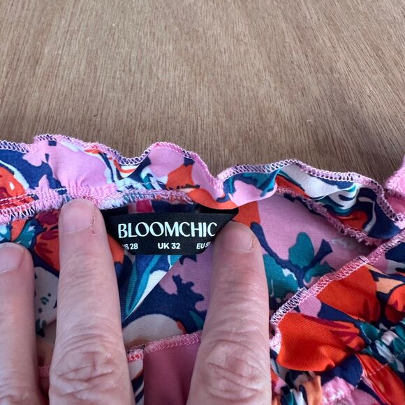 BloomChic US 28 Floral Ruffle Sleeve Top Women's Plus Size - Picture 3 of 6